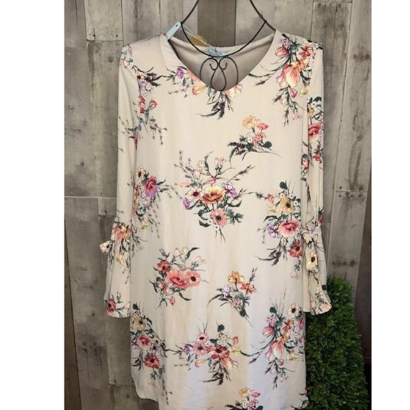 Floral Blush Dress with bows on sleeve - Picture 1 of 1